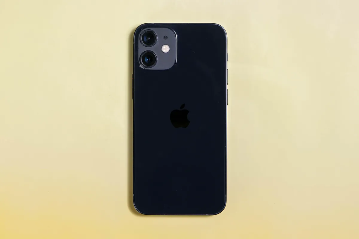 03-iphone-12-mini-3.webp