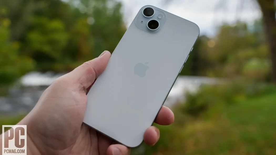 Nothing-Phone-2-in-hand-rear.webp