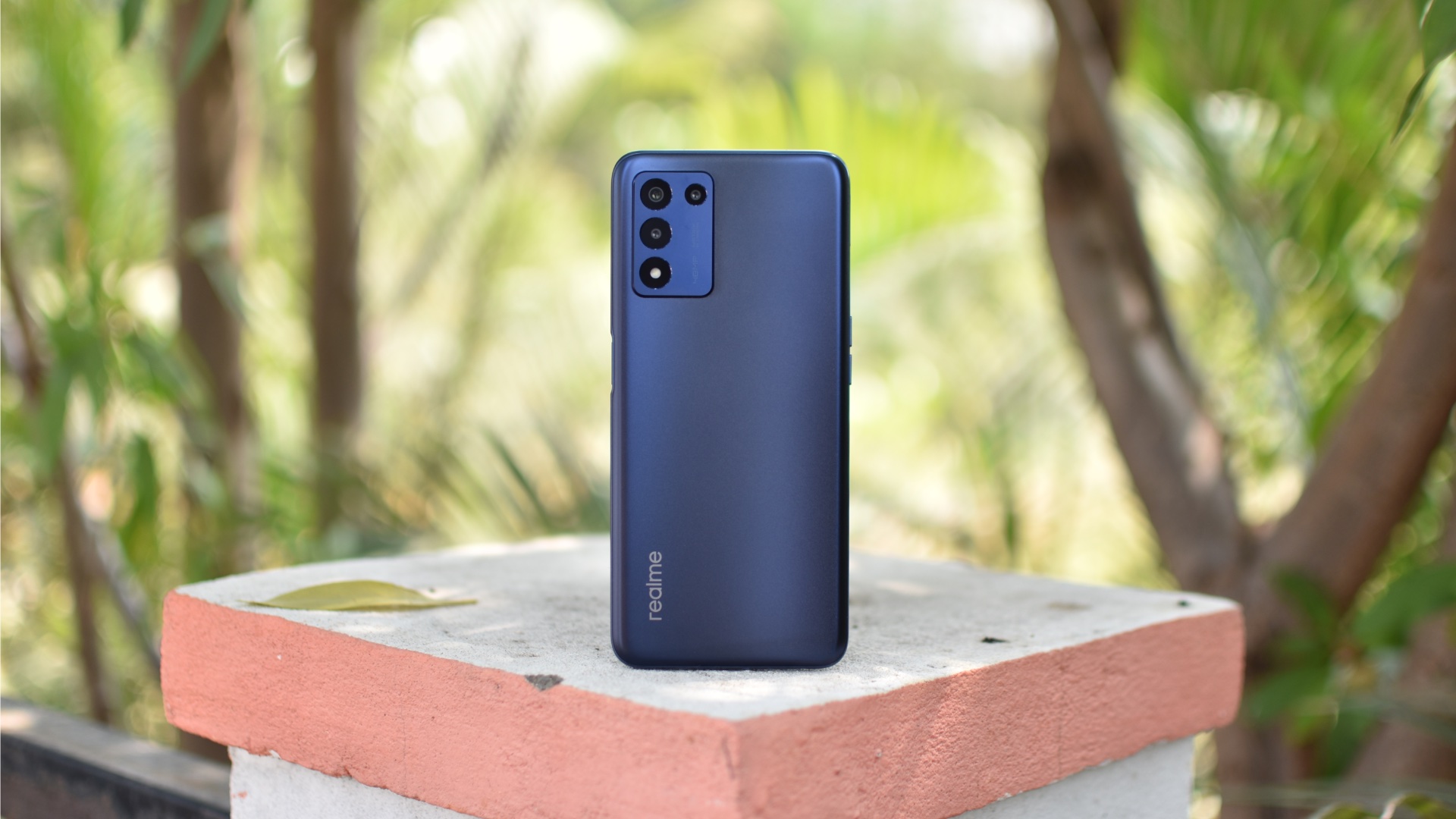 electronics,mobile phone,phone,wood,iphone,photography,aluminium