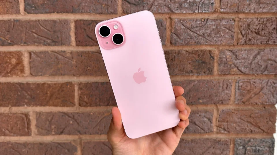 230919073346-iphone-15-review-cnnu-1.webp