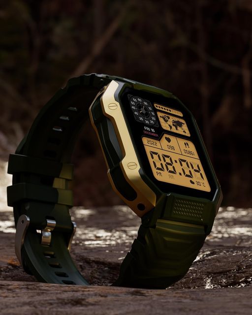 computer hardware,electronics,hardware,monitor,screen,wristwatch,digital watch,arm,person,grenade