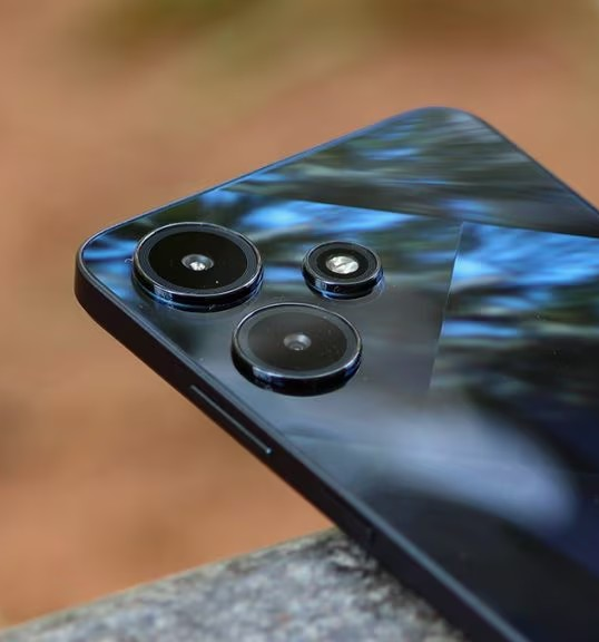 electronics,phone,mobile phone,disk,indoors,kitchen,iphone,cooktop