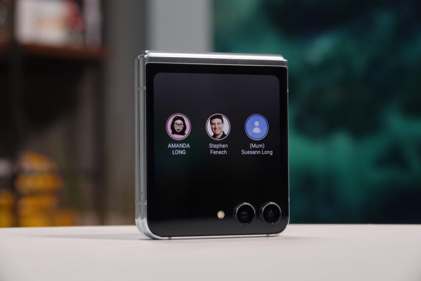 a-retro-edition-galaxy-z-flip-5-reportedly-in-the-works.jpg