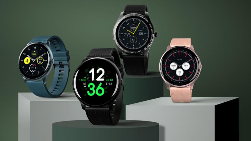 wristwatch,arm,person,body part,monitor,electronics,screen,computer hardware,hardware,digital watch