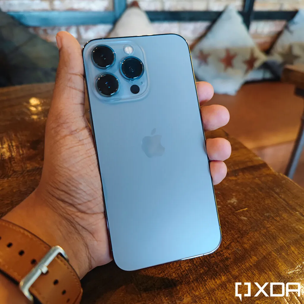 Apple-iPhone-13-Pro-Sierra-Blue-Hands-On-Image-1024x1024.webp