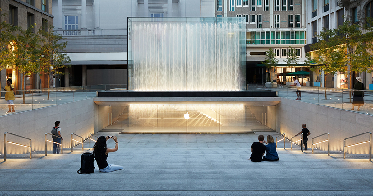 apple-piazza-liberty_center-steps_07242018_LP_hero.jpg.og.jpg