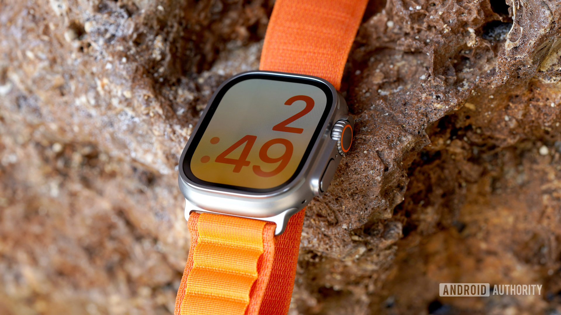 wristwatch,electronics,arm,person,accessories,computer hardware,hardware,monitor,screen,digital watch