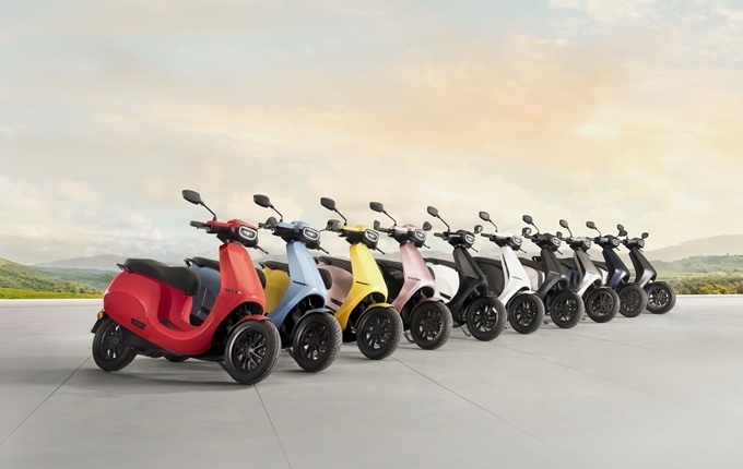 scooter,vehicle,transportation,motorcycle,wheel,machine,motor scooter,moped
