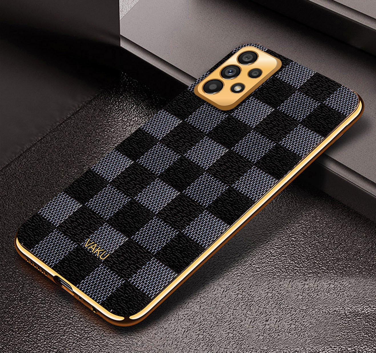 checkerd_gold_case_black_sequence1_18.jpg