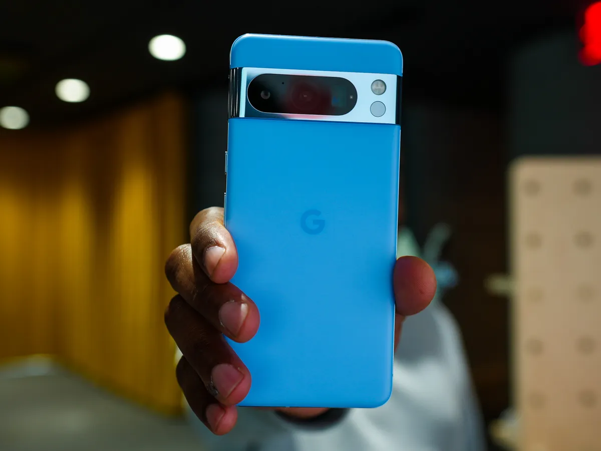 google-pixel-8-pro-blue-in-hand.webp