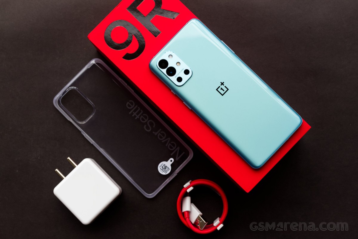 electronics,phone,mobile phone,computer hardware,hardware,screen,ipod,monitor,adapter