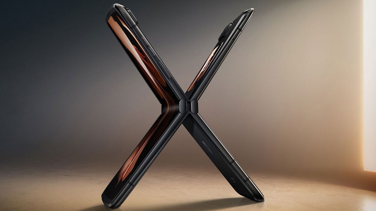 computer,electronics,furniture,tablet computer,pen,table