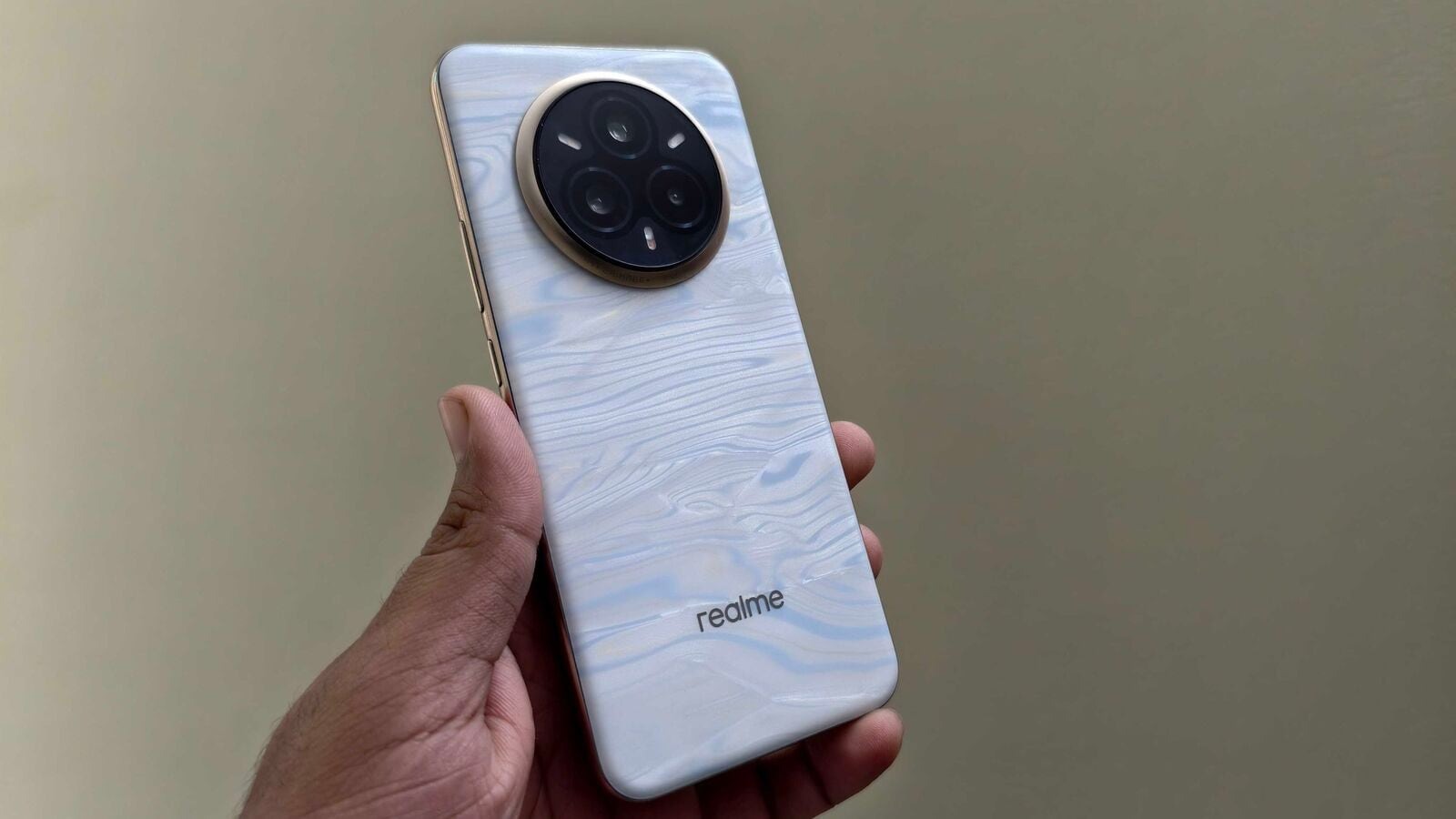realme-14-Pro-5G-Review-Design-Display-Cameras-Build-Quality-22.jpg