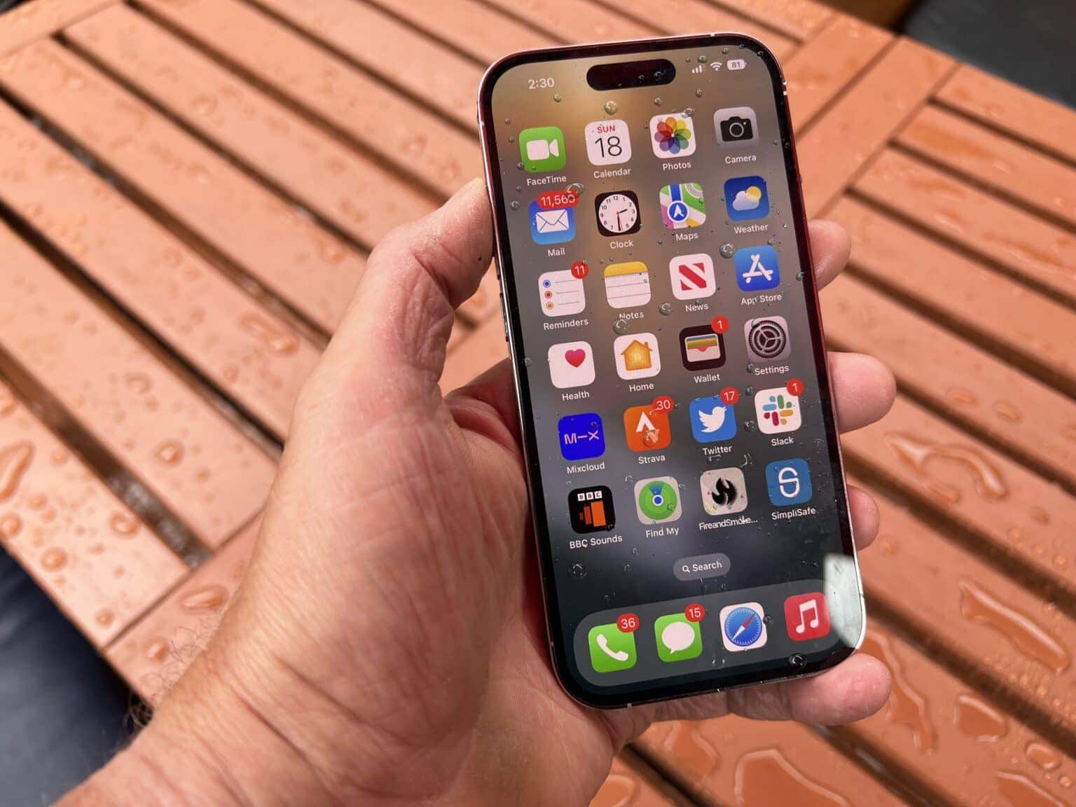 iPhone-14-in-hand-1-1536x1152-1.jpg