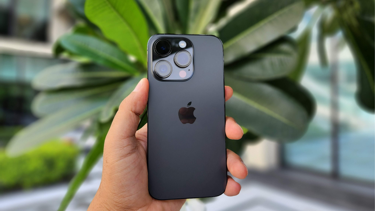 Apple iPhone 14 Pro Review In 7 Points: The Actual Pro - Cashify