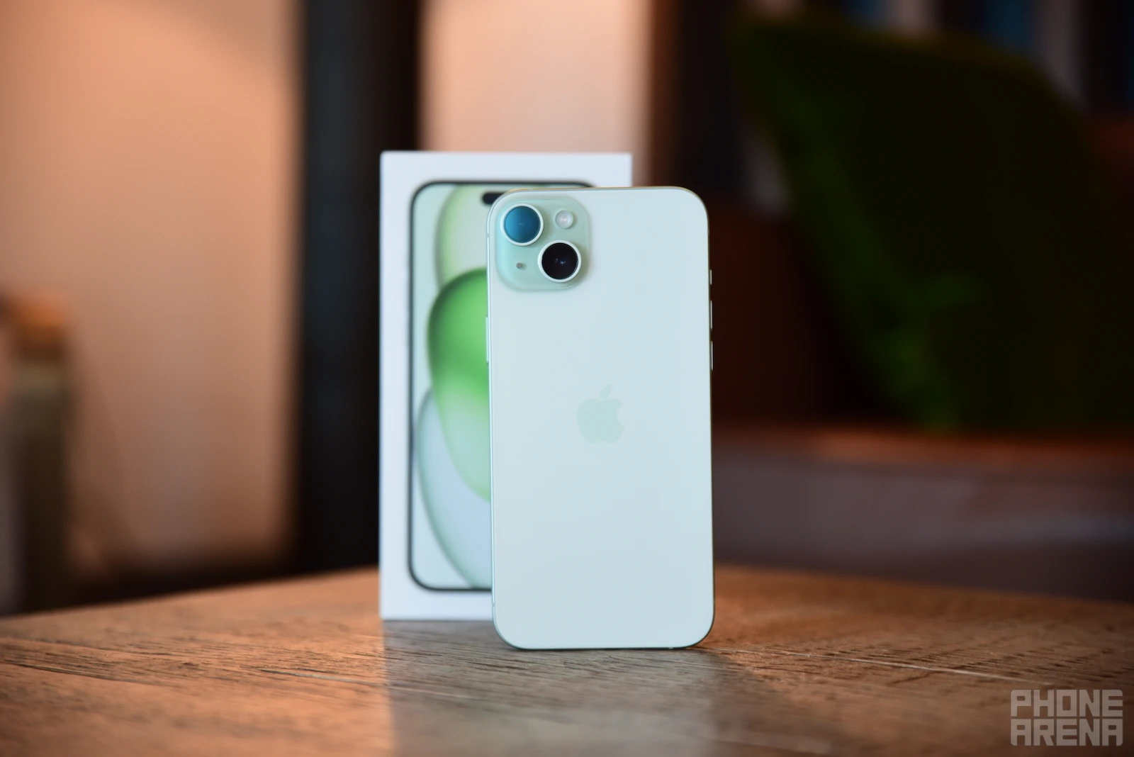 iPhone-15-Plus-design-1.webp