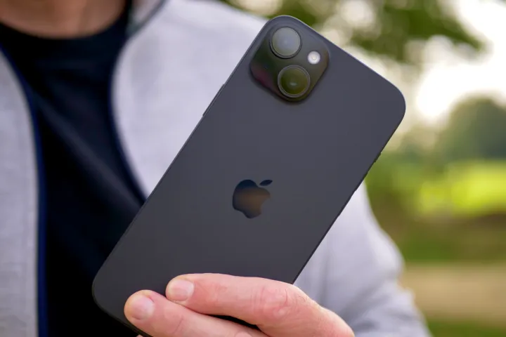 iphone11-review.webp