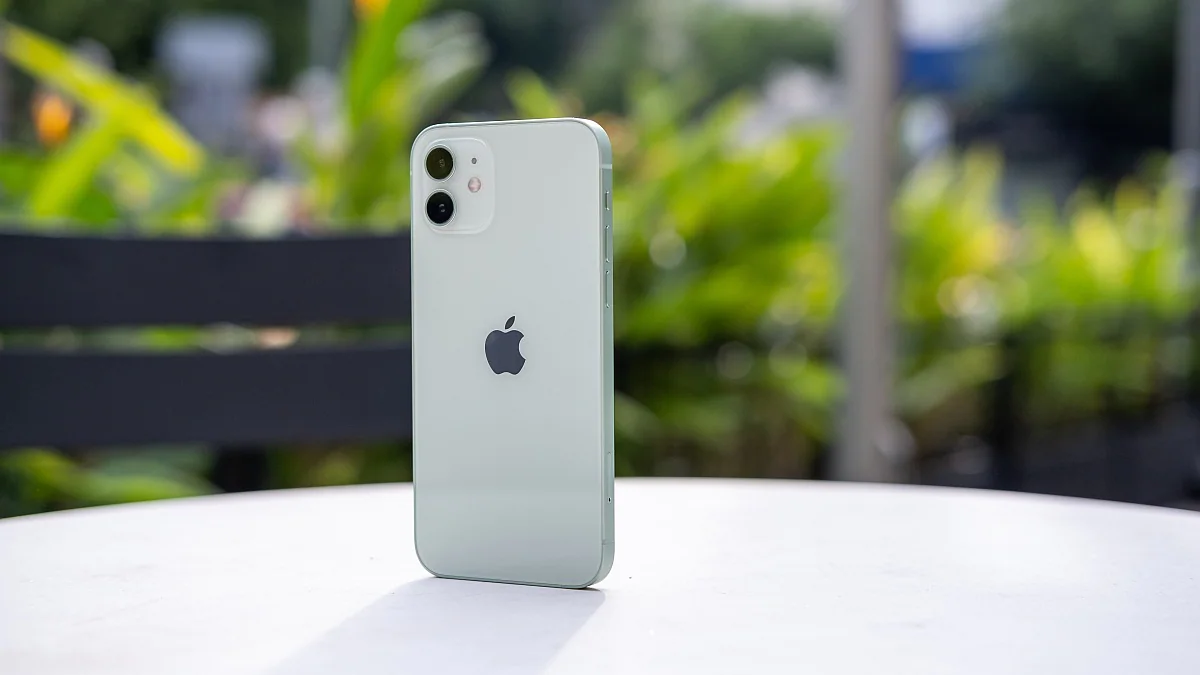 iphone_12_thai_nguyen_unsplash_1641547235441.webp