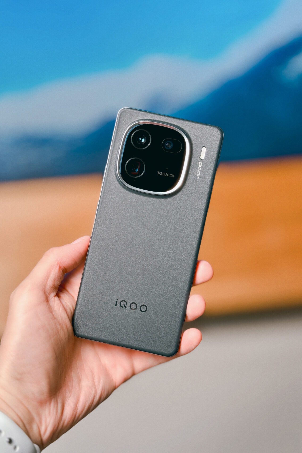 iQOO-12-6.jpg
