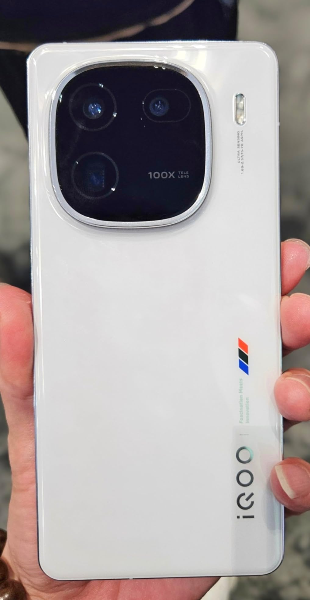 iQOO-13-Camera.jpg