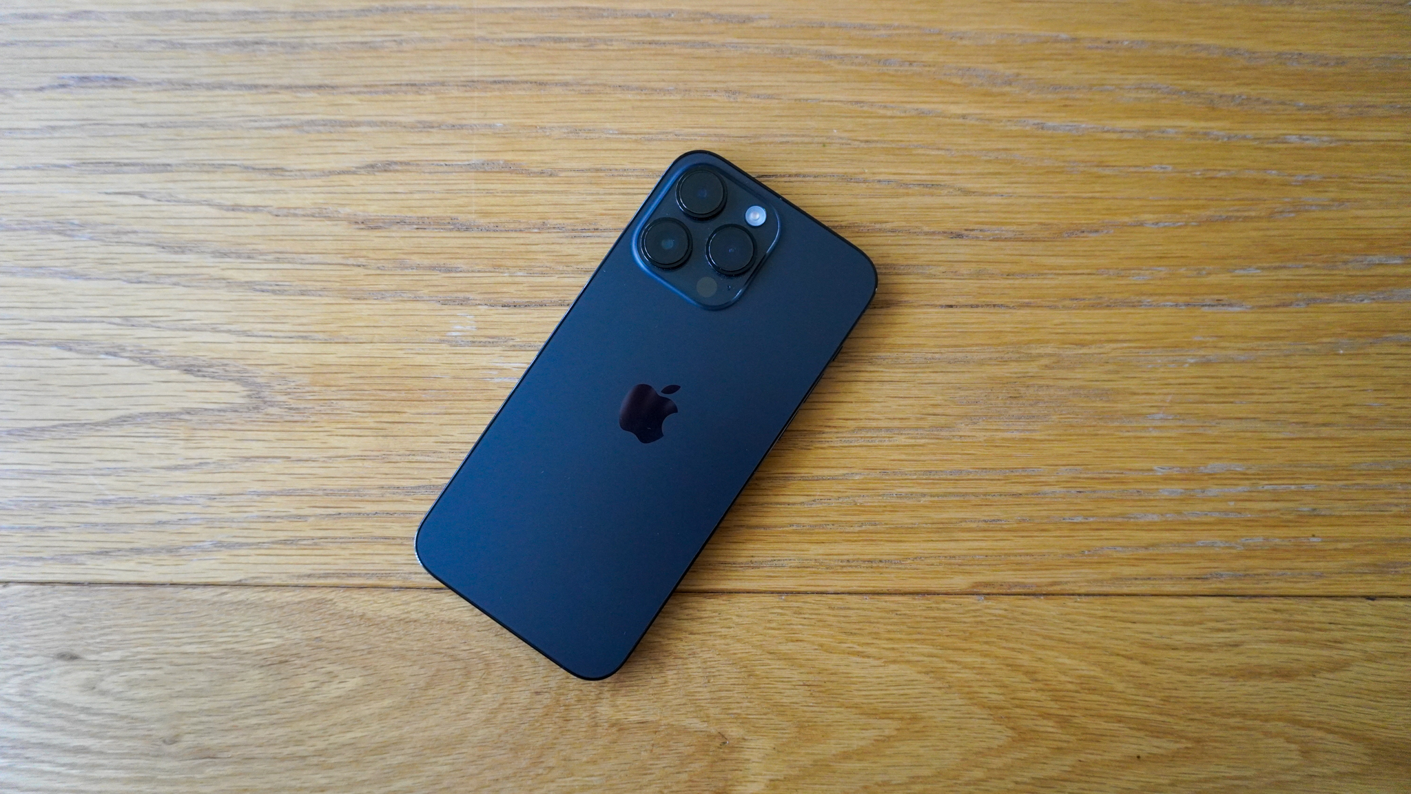 Nothing Phone 2 Vs Apple Iphone 14 Pro Max Specs Comparison Cashify Nothing Phone 2 Vs Apple Iphone 14 Pro Max Specs Comparison Cashify