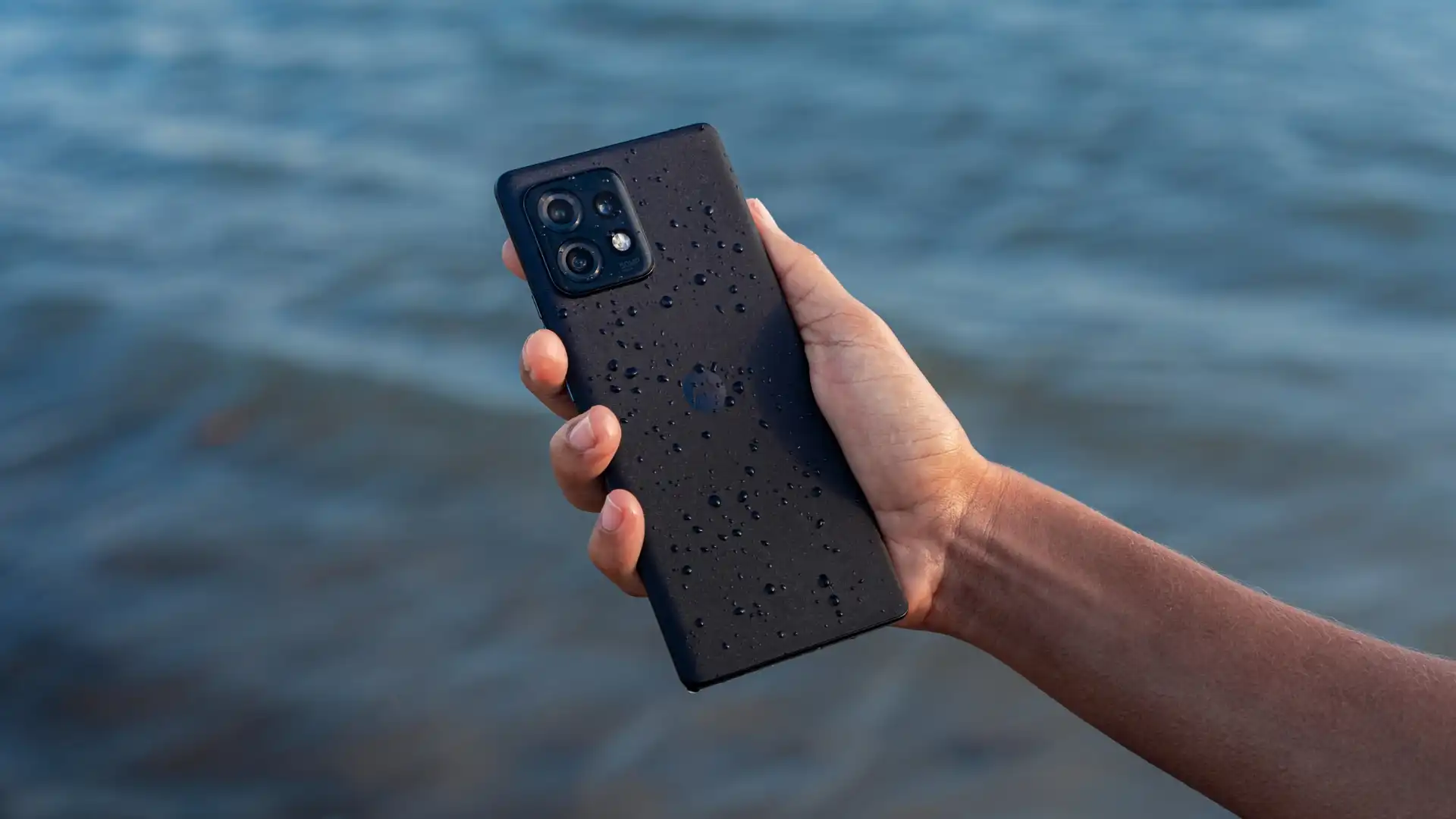 motorola-edge.40-pro-002.webp