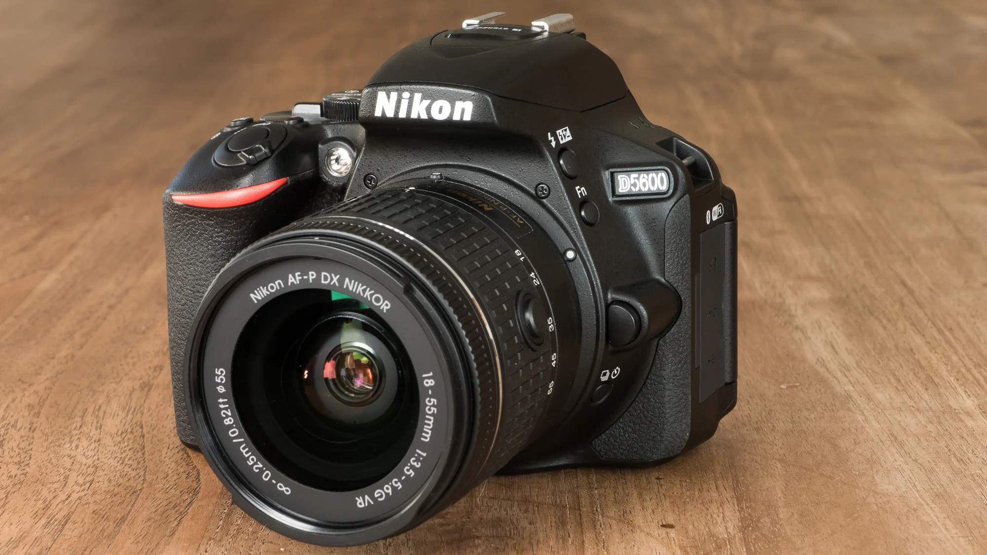 nikon-d5600_front.webp