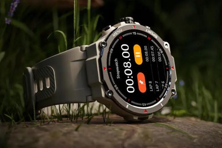 wristwatch,arm,body part,person,computer hardware,electronics,hardware,monitor,screen,digital watch