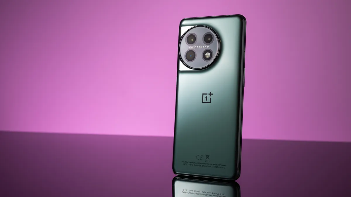 oneplus-11-review-cnet-lanxon-promo.webp