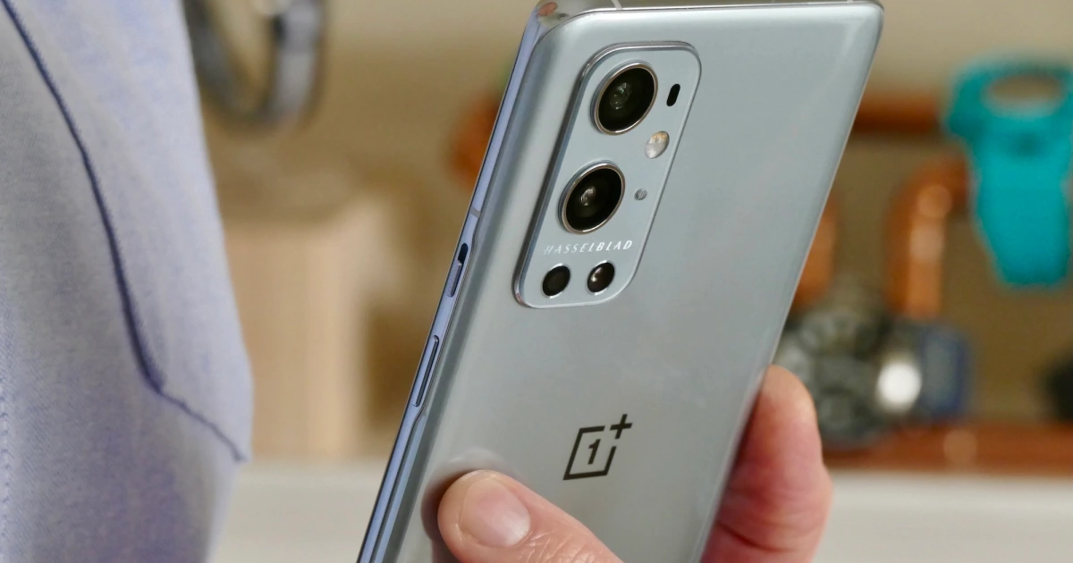 oneplus-9-pro-camera-hand.webp