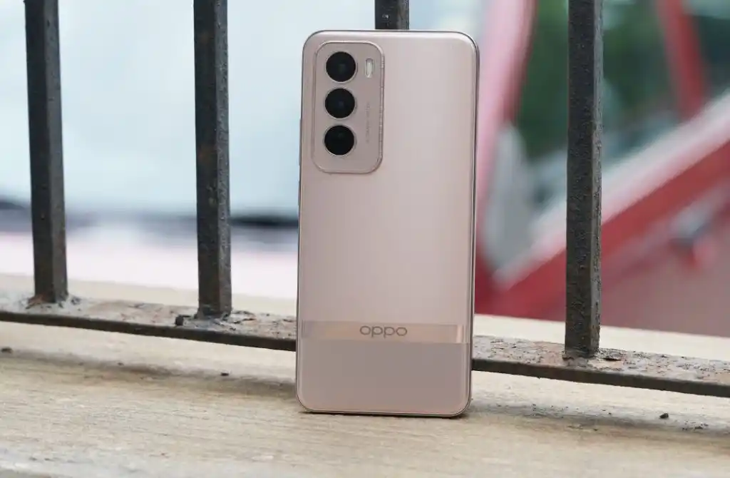Oppo-Reno-12-Pro-1024x670 (1).webp