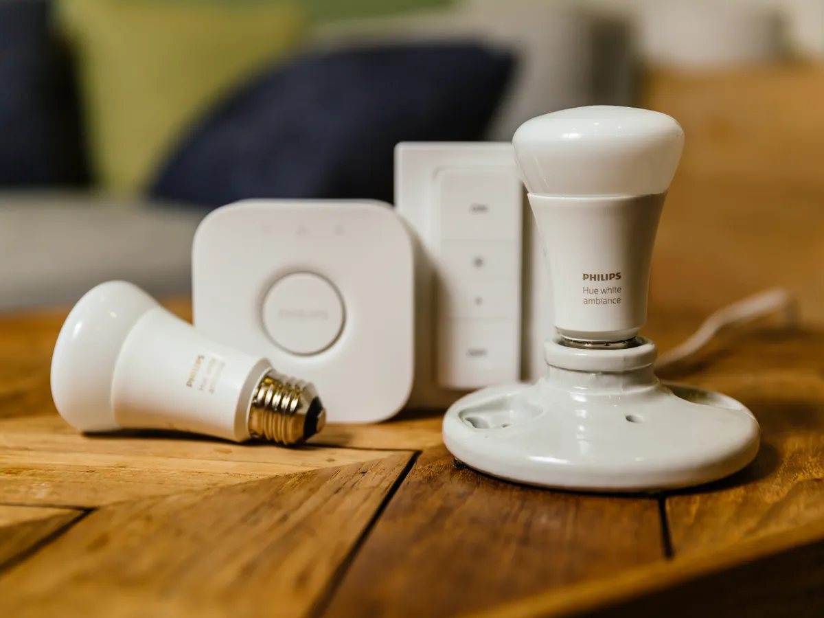 philips-hue-white-ambience-product-photos-1.webp