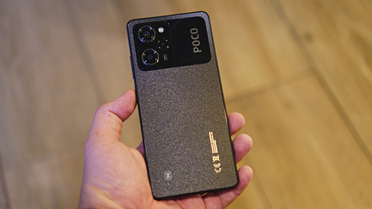 electronics,mobile phone,phone,person,iphone