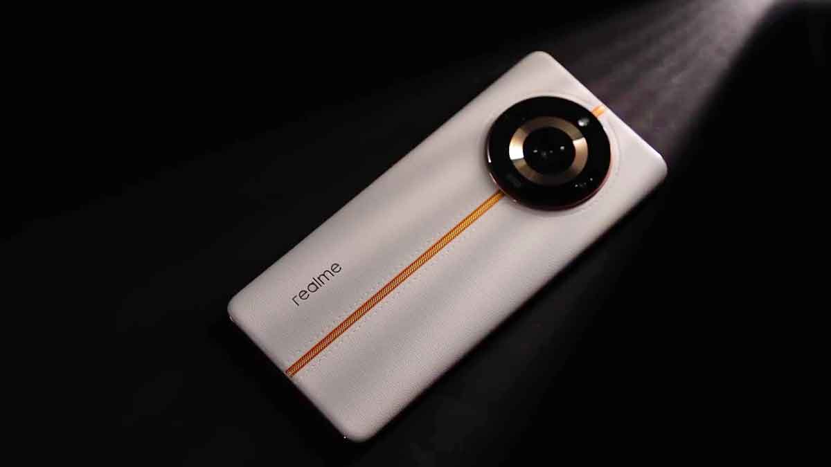 RealMe-11-Pro-Plus-5G-Back-Design-05.jpg