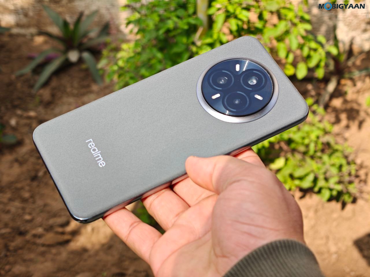 realme-14-Pro-5G-Review-Design-Display-Cameras-Build-Quality-11 (1).jpg