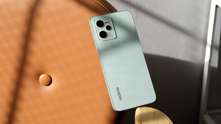 electronics,mobile phone,phone,person,iphone