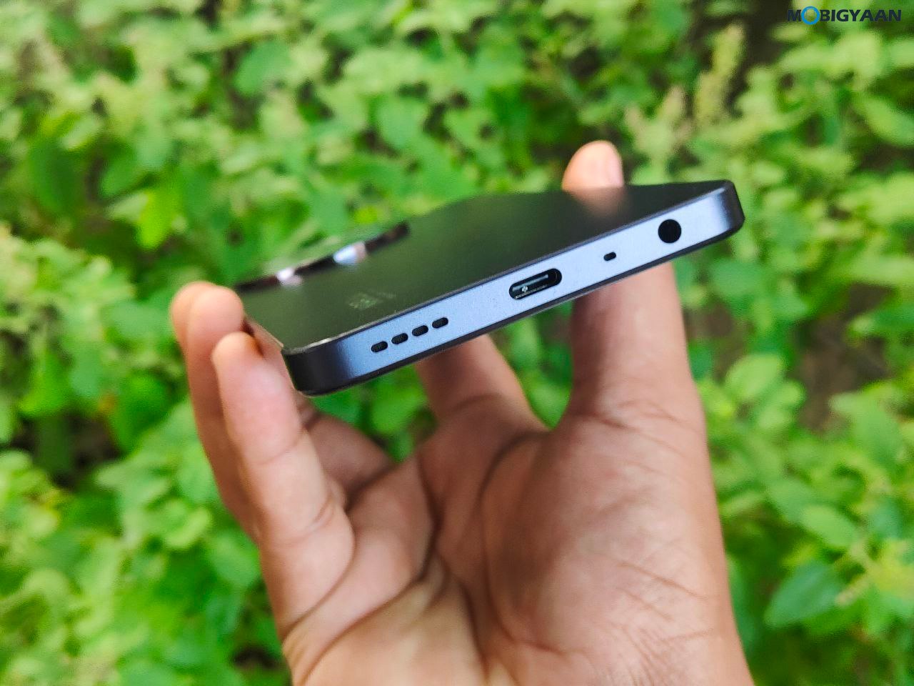 realme-narzo-60x-5G-Review-Design-Display-Cameras-Build-Quality-17.jpg