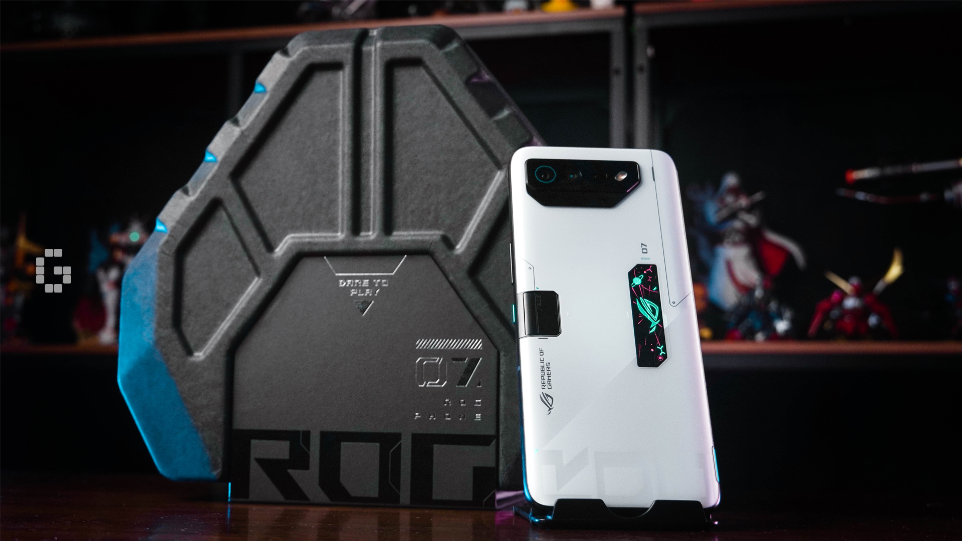 electronics,mobile phone,phone,adult,male,man,person,electrical device,microphone,iphone