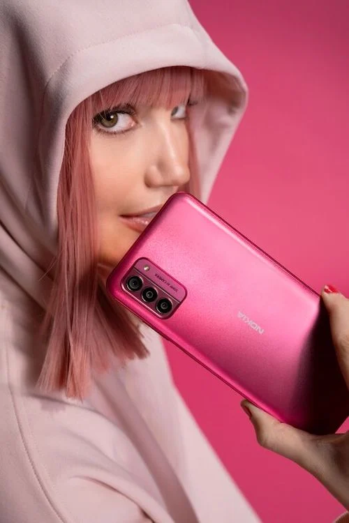so-pink-nokia-g42-5g-2.webp