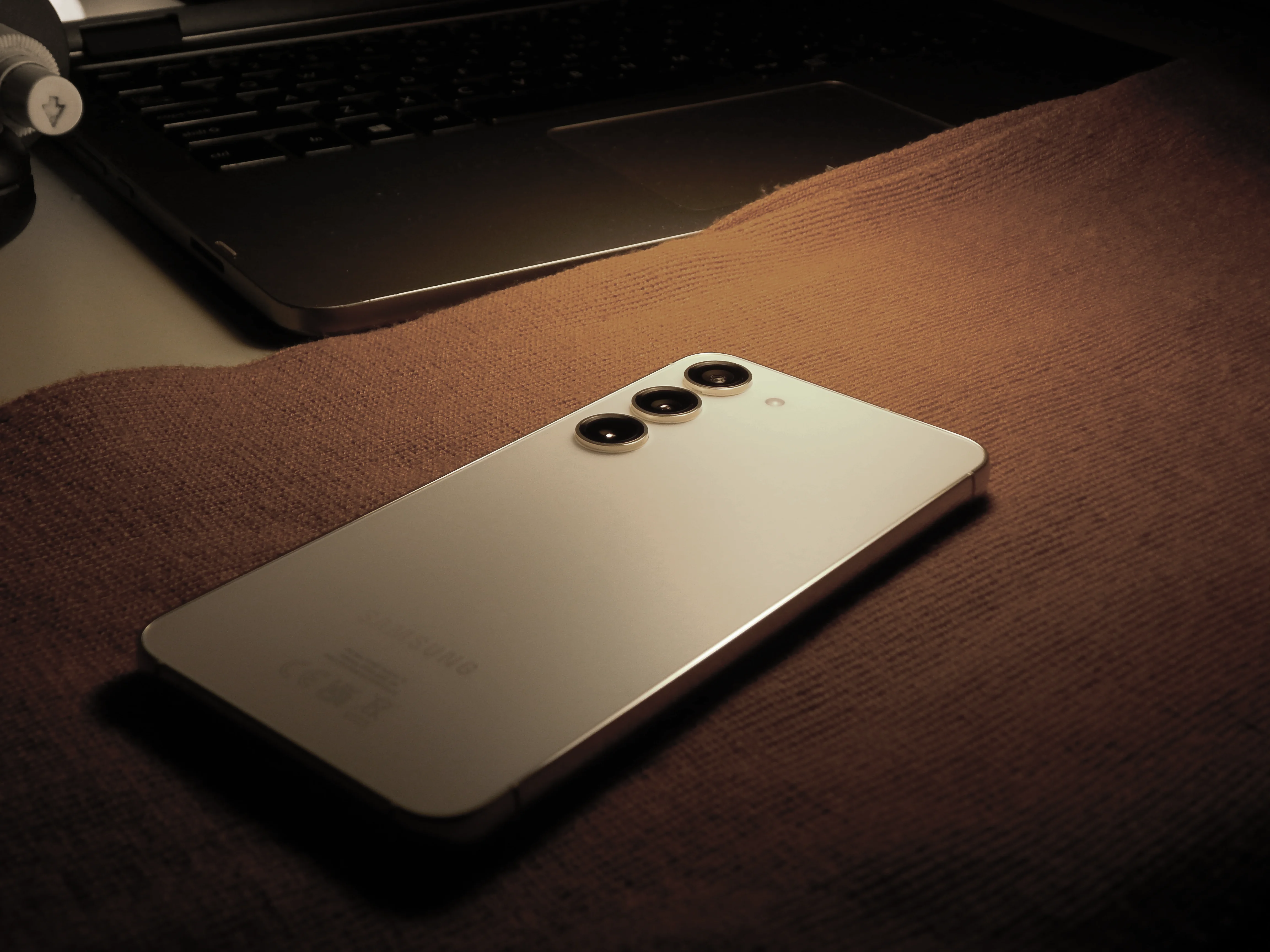 some-photos-of-my-256gb-cream-galaxy-s23-taken-on-a-nikon-v0-3wpvs29q9lha1.webp