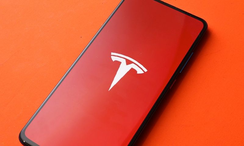 Tesla Pi Phone: Everything You Need To Know - Cashify