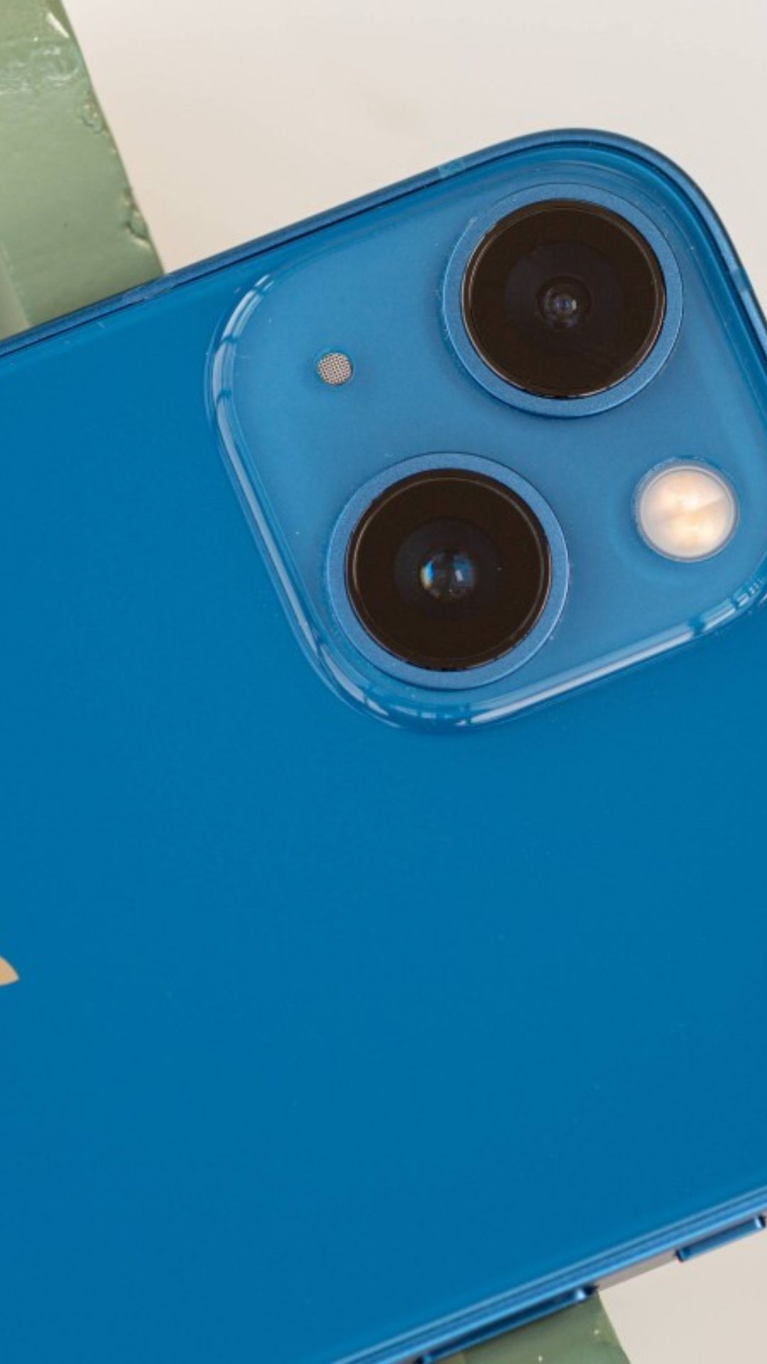 electronics,phone,mobile phone,disk,iphone