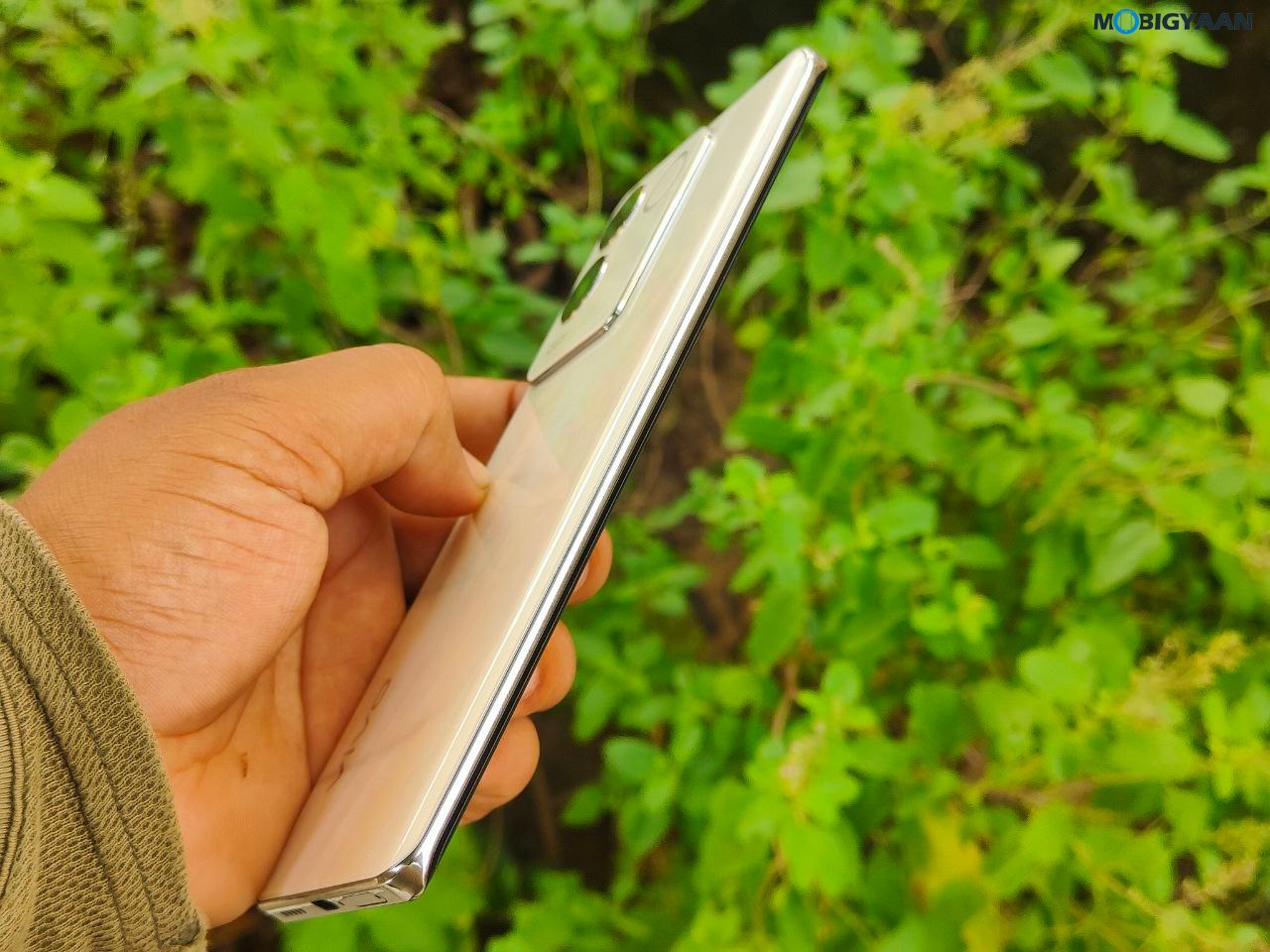 vivo-T2-Pro-5G-Review-Design-Display-Cameras-Build-Quality-1.jpg