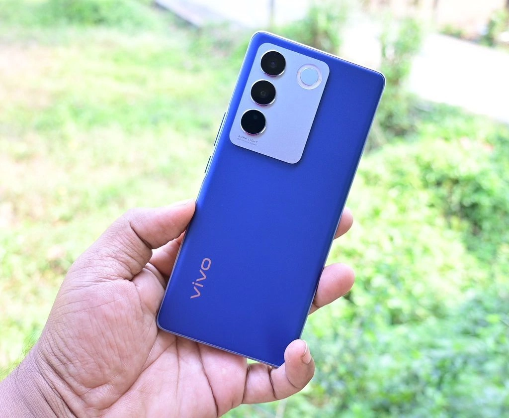Vivo-V27-Pro-1.png