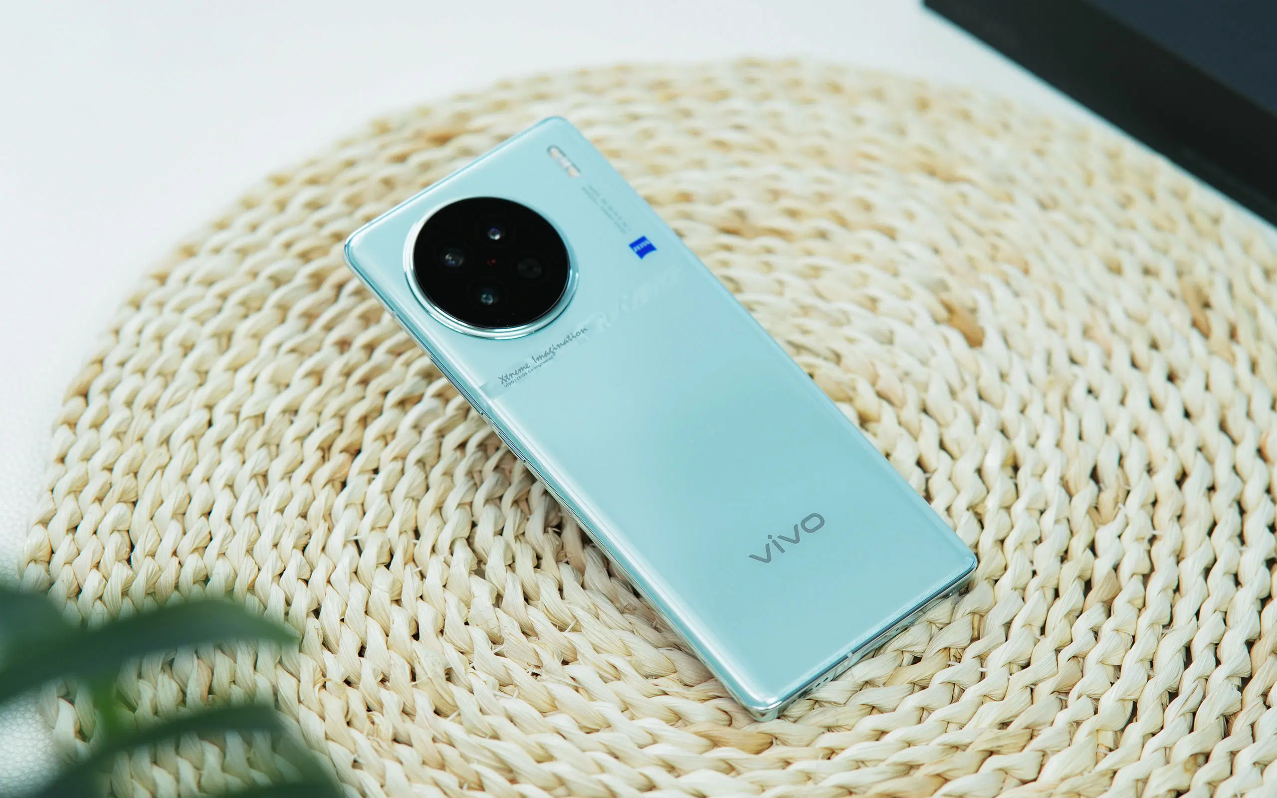 Vivo-X90S-Pro-1.webp