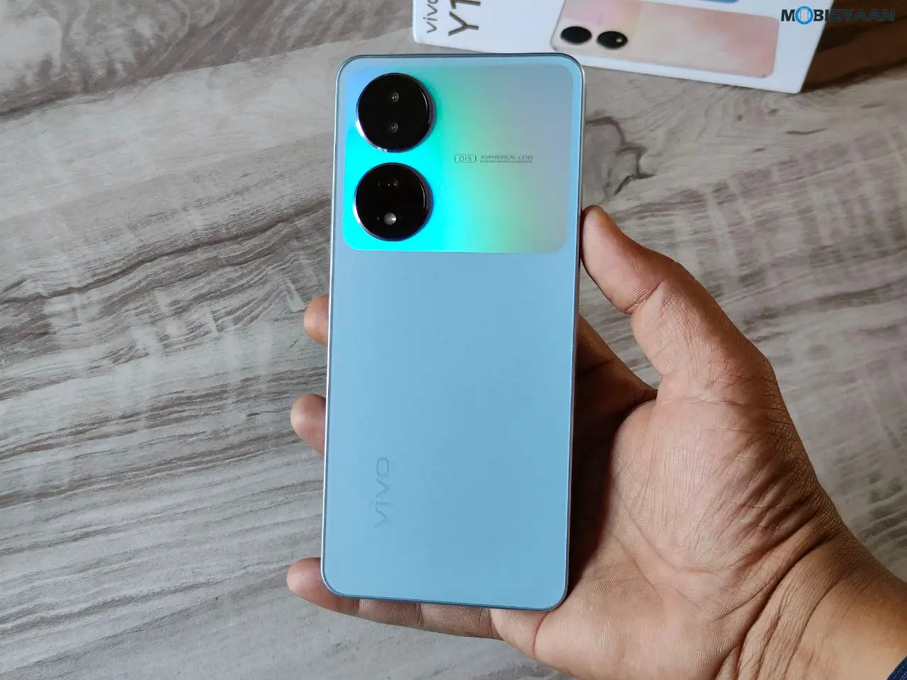 vivo-Y100-Review-Design-Display-Build-17.webp