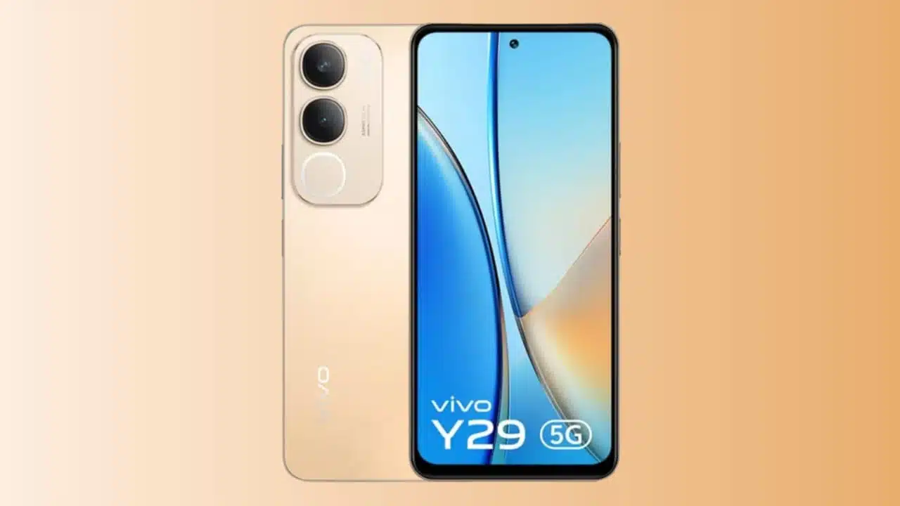 Nothing-Phone-2-in-hand-rear.webp