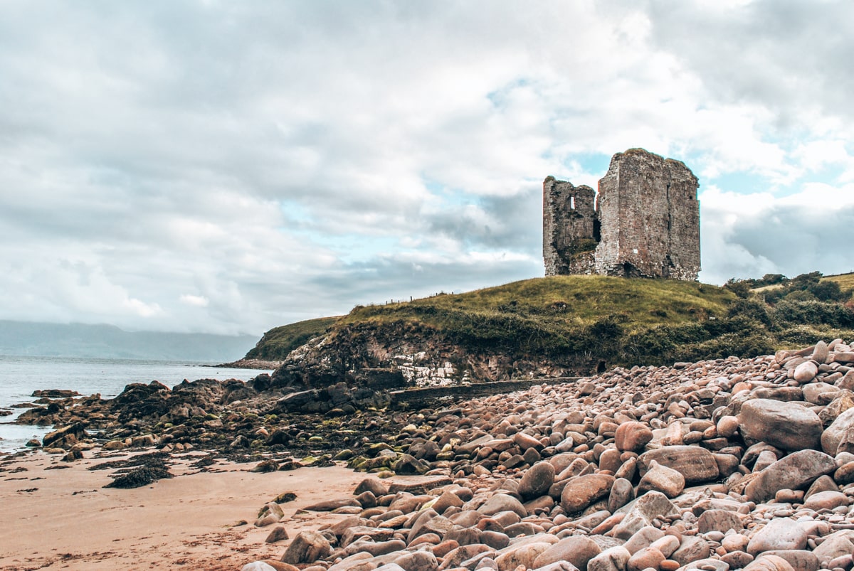 stones,building,castle,grass,clouds