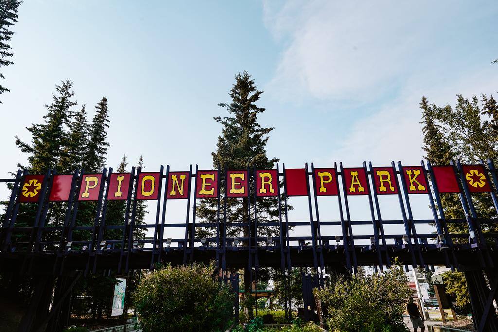 pioneer,park,sign,red,yellow,alaska