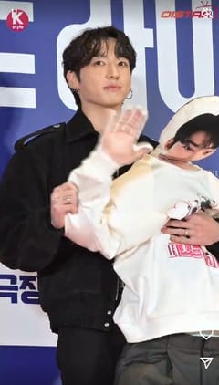SEVENTEEN ミンギュ、雪を鼻に乗せてキュートなポーズも！夢幻的な冬の